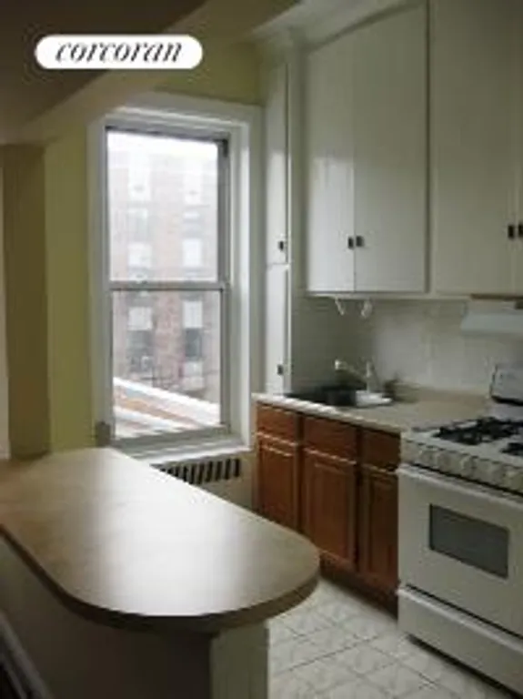 New York City Real Estate | View 584 Greene Avenue, 2 | room 2 | View 3