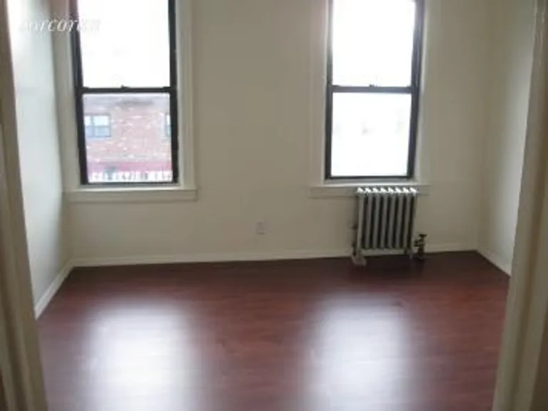 New York City Real Estate | View 402 Graham Avenue, 3 | room 1 | View 2