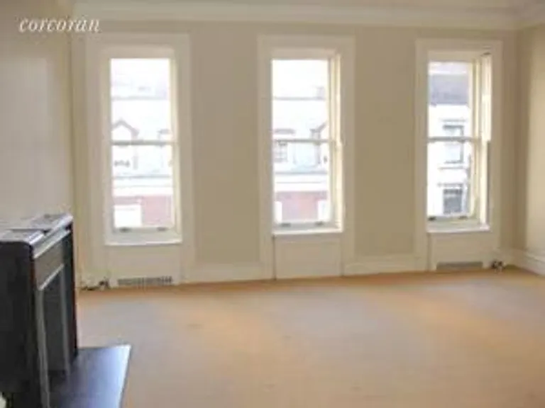 New York City Real Estate | View 40 East 75th Street, 5PH | room 1 | View 2
