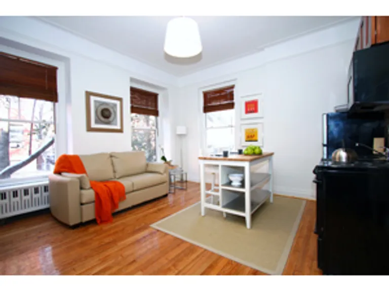 New York City Real Estate | View 41 Willow Place, 4F | room 1 | View 2