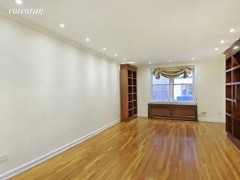 New York City Real Estate | View 101 West 23rd Street, 3J | room 1 | View 2