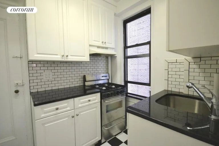 New York City Real Estate | View 201 West 77th Street, 8F | room 3 | View 4