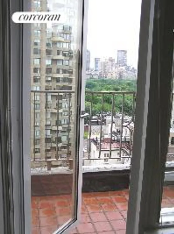 New York City Real Estate | View 21 East 61st Street, 1504 | room 4 | View 5