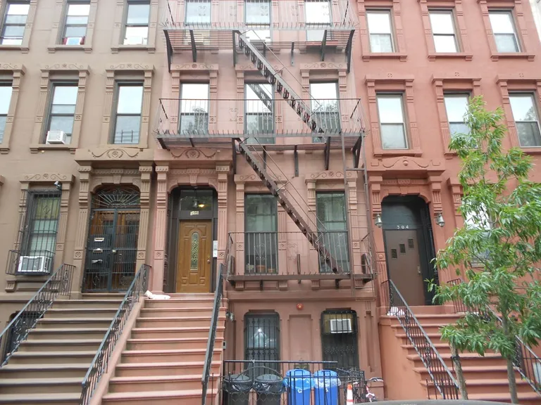 New York City Real Estate | View 306 Saint James Place, 4R | 1 Bed, 1 Bath | View 1