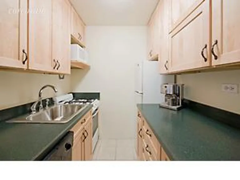 New York City Real Estate | View 115 East 9th Street, 16N | room 1 | View 2