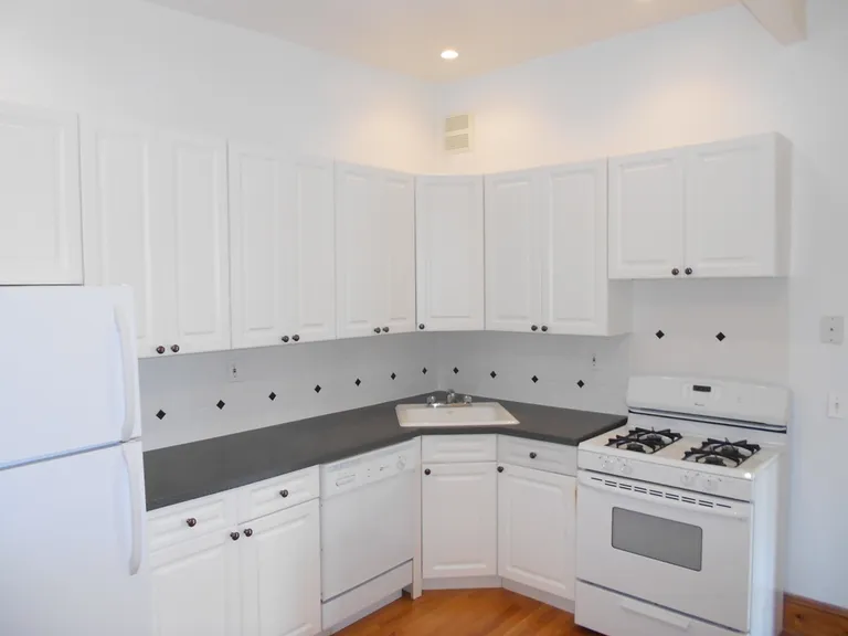 New York City Real Estate | View 396 7th Avenue, 4R | 2 Beds, 2 Baths | View 1