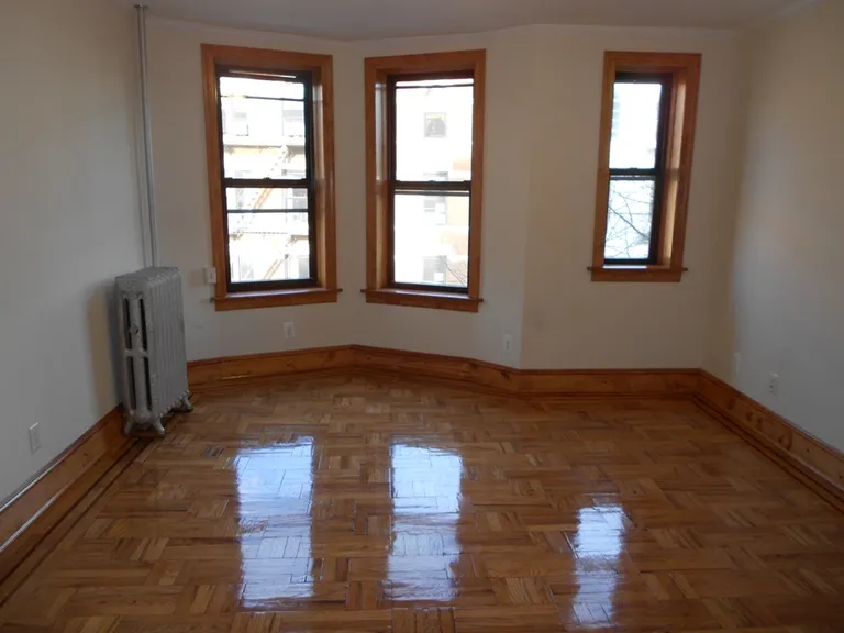 New York City Real Estate | View 440 15th Street, 3R | 2 Beds, 1 Bath | View 1