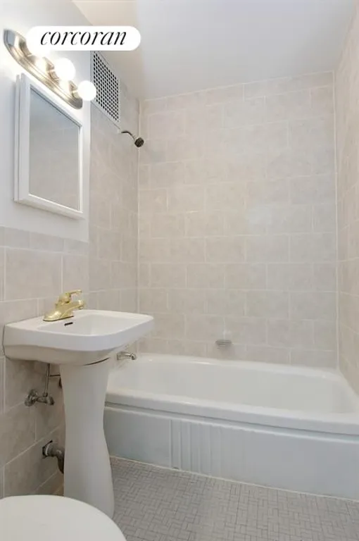 New York City Real Estate | View 30 East 22nd Street, 5A | Bathroom | View 4