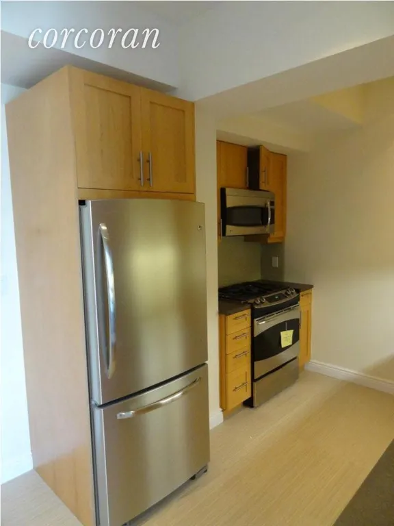 New York City Real Estate | View 30-11 21st Street, 6D | room 1 | View 2