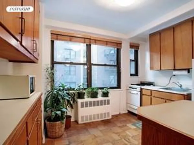 New York City Real Estate | View 305 East 40th Street, 3X | Kitchen | View 4