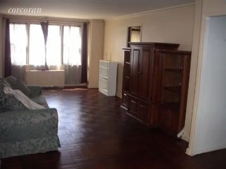 New York City Real Estate | View 201 East 21st Street, 2C | 2 Beds, 1 Bath | View 1