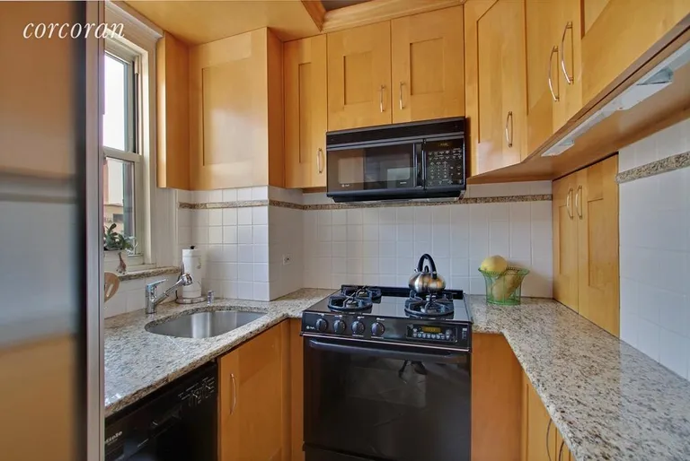 New York City Real Estate | View 315 East 68th Street, 11T | Kitchen | View 2