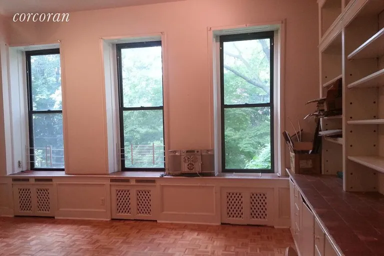 New York City Real Estate | View 88 6th Avenue, 1 | Parlor floor bedroom with built-ins | View 3