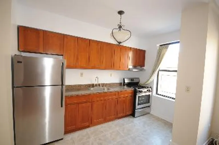 New York City Real Estate | View 116 7th Avenue, 2R | room 1 | View 2