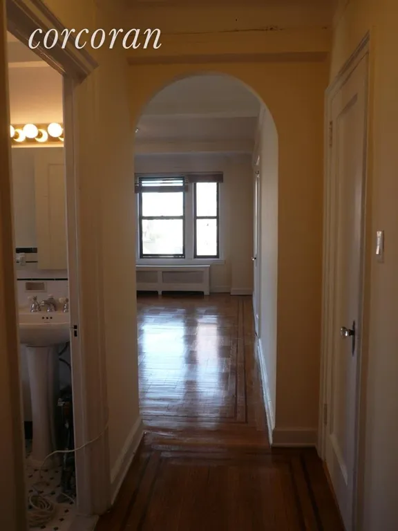 New York City Real Estate | View 201 West 77th Street, 5G | room 1 | View 2