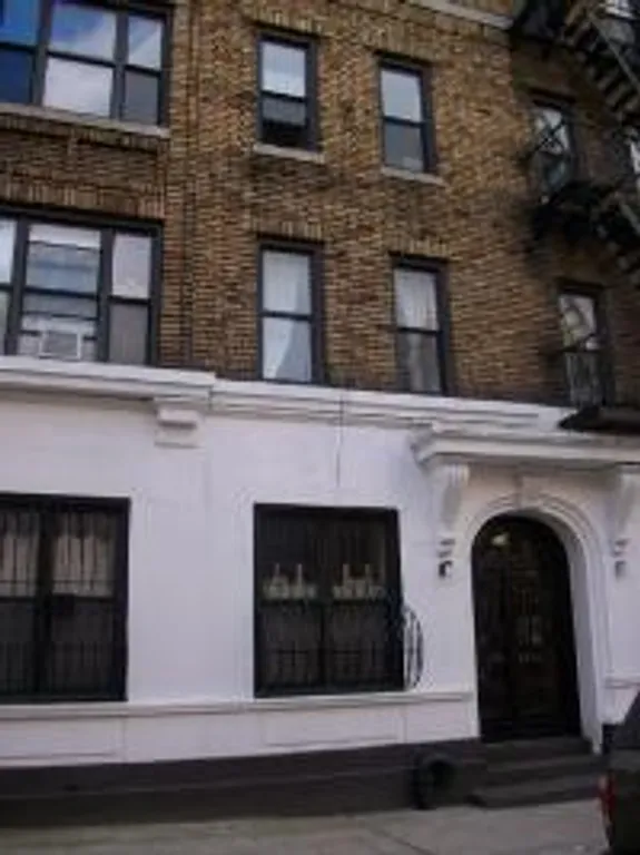 New York City Real Estate | View 318 6th Street, 8 | 2 Beds, 1 Bath | View 1