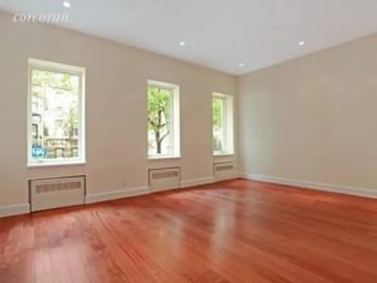 New York City Real Estate | View 232 East 50th Street, 1 | 4 Beds, 3 Baths | View 1