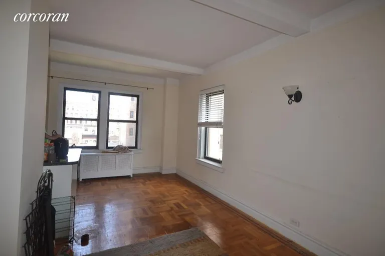 New York City Real Estate | View 133 West 71st Street, 8D | room 2 | View 3