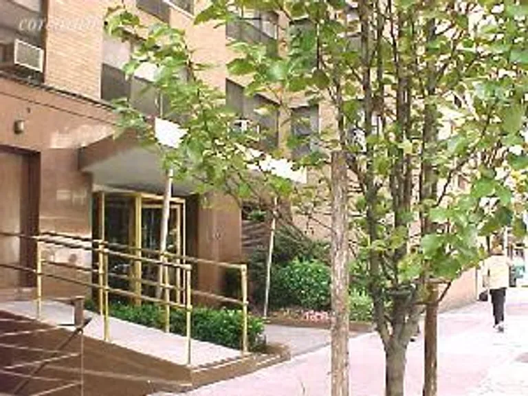New York City Real Estate | View 140 East 56th Street, 3F | room 2 | View 3