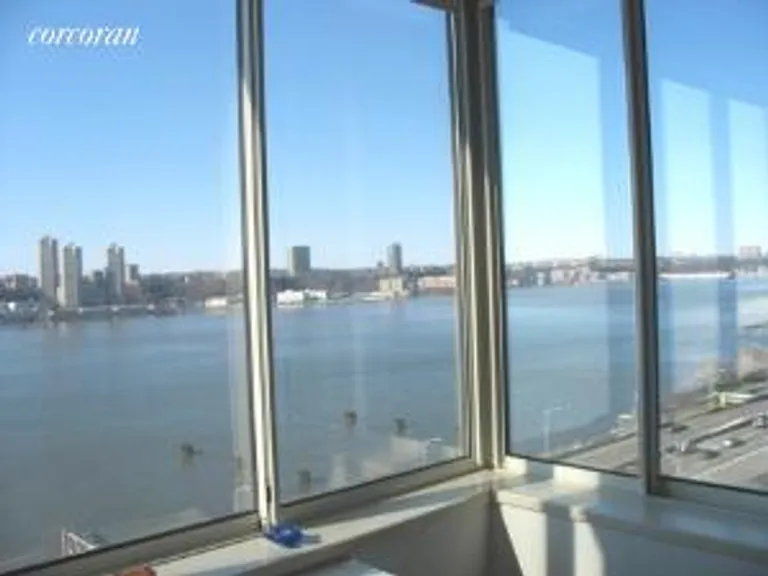 New York City Real Estate | View 200 Riverside Boulevard, 14M | room 2 | View 3