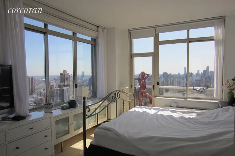 New York City Real Estate | View 200 East 89th Street, 44-45S | room 5 | View 6