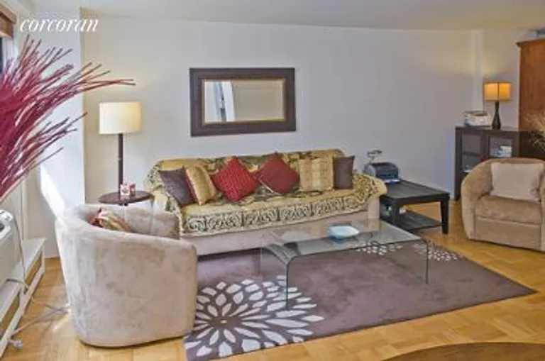 New York City Real Estate | View 215 East 80th Street, 4C | room 1 | View 2