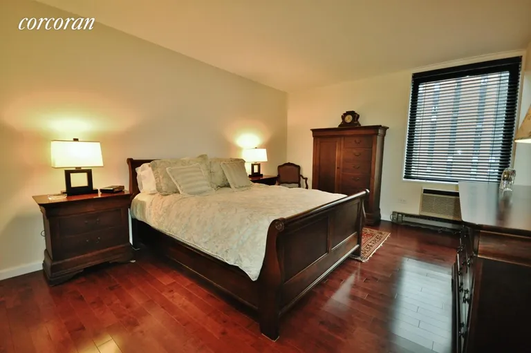 New York City Real Estate | View 1623 Third Avenue, 21H | room 2 | View 3