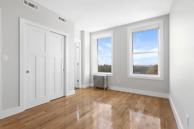 New York City Real Estate | View 201 West 77th Street, 17B | room 3 | View 4