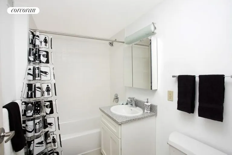 New York City Real Estate | View 218 Myrtle Avenue, 9L | room 2 | View 3