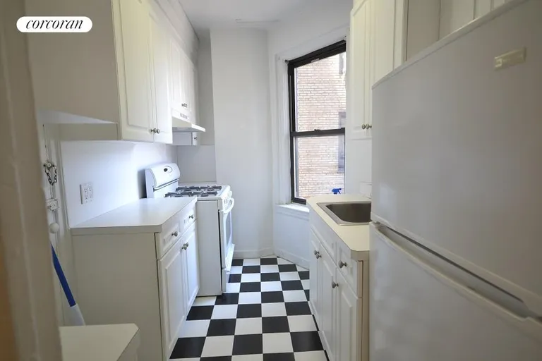 New York City Real Estate | View 201 West 77th Street, 9A | room 4 | View 5