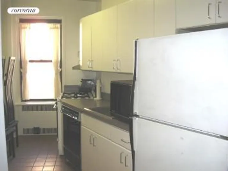 New York City Real Estate | View 20 Plaza Street East, B17 | Kitchen | View 3