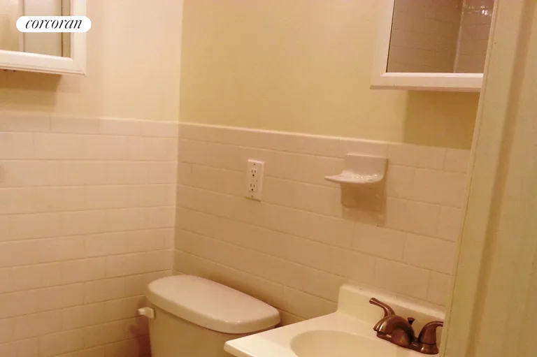 New York City Real Estate | View 221 Berkeley Place, 1F | Bathroom | View 4