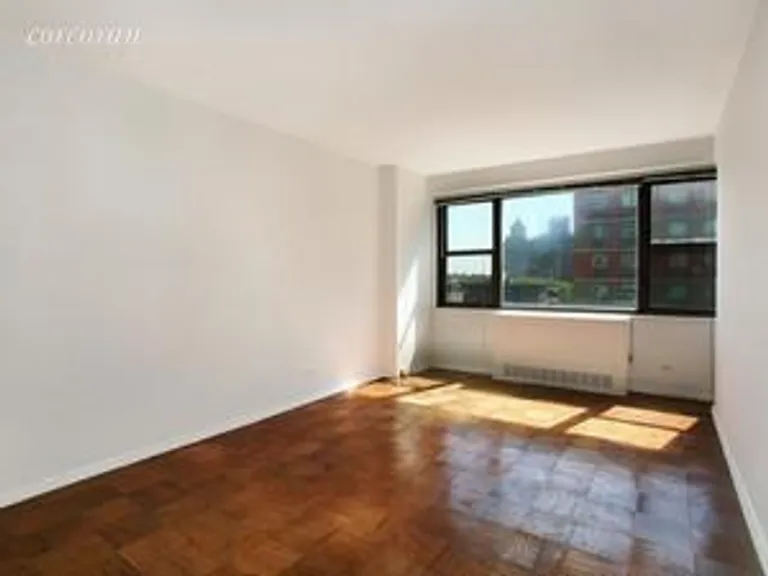 New York City Real Estate | View 115 East 9th Street, 9G | room 3 | View 4