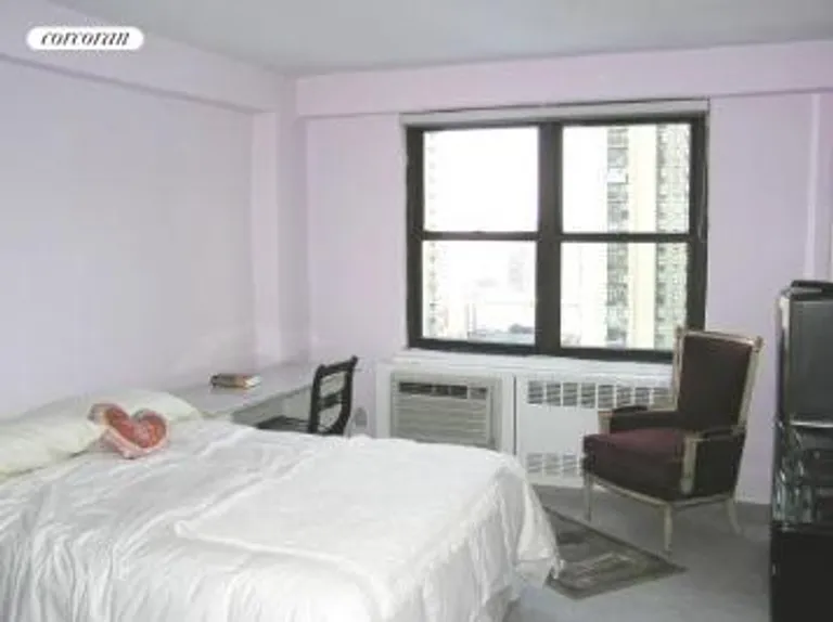 New York City Real Estate | View 399 East 72nd Street, 17H | room 4 | View 5