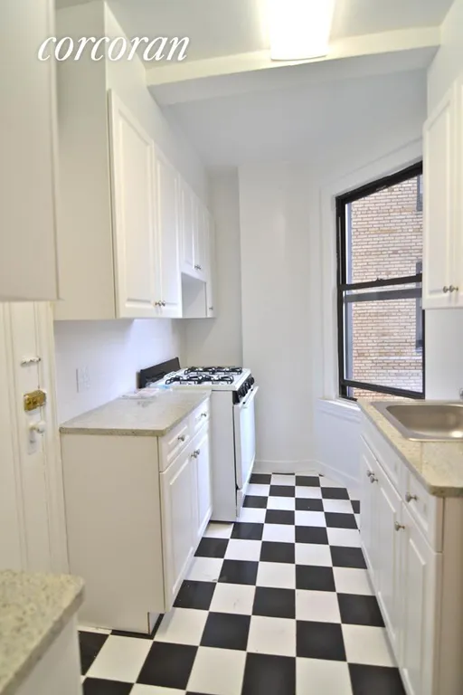 New York City Real Estate | View 201 West 77th Street, 10A | room 2 | View 3