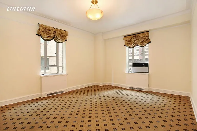 New York City Real Estate | View 25 Central Park West, 9AD | Corner Master Bedroom | View 2