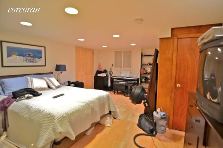 New York City Real Estate | View 25 West 70th Street, B | room 7 | View 8