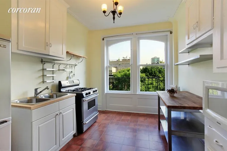 New York City Real Estate | View 10 Montgomery Place, 4B | Kitchen | View 3