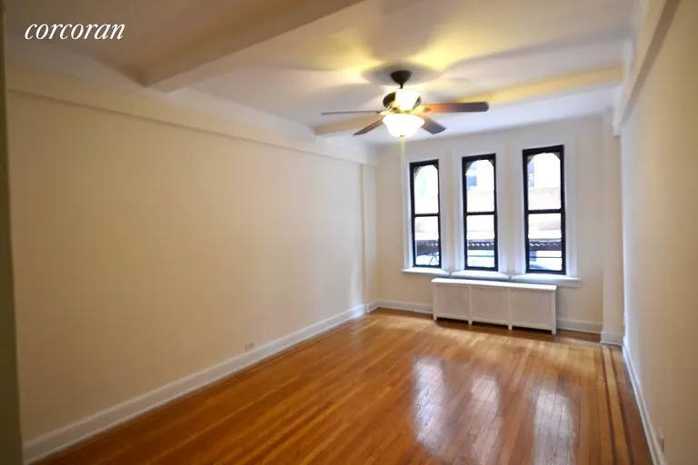 New York City Real Estate | View 201 West 77th Street, 2F | room 2 | View 3