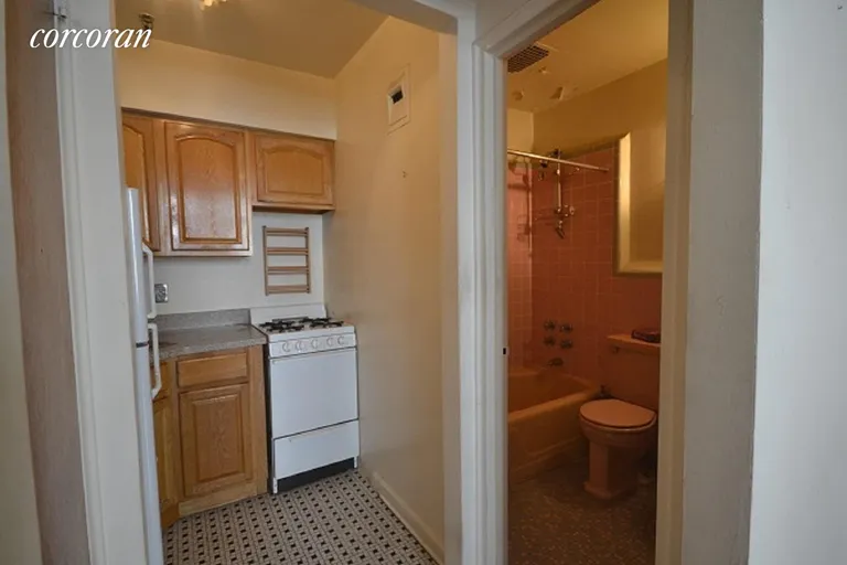 New York City Real Estate | View 318 West 88th Street, 2A | room 2 | View 3
