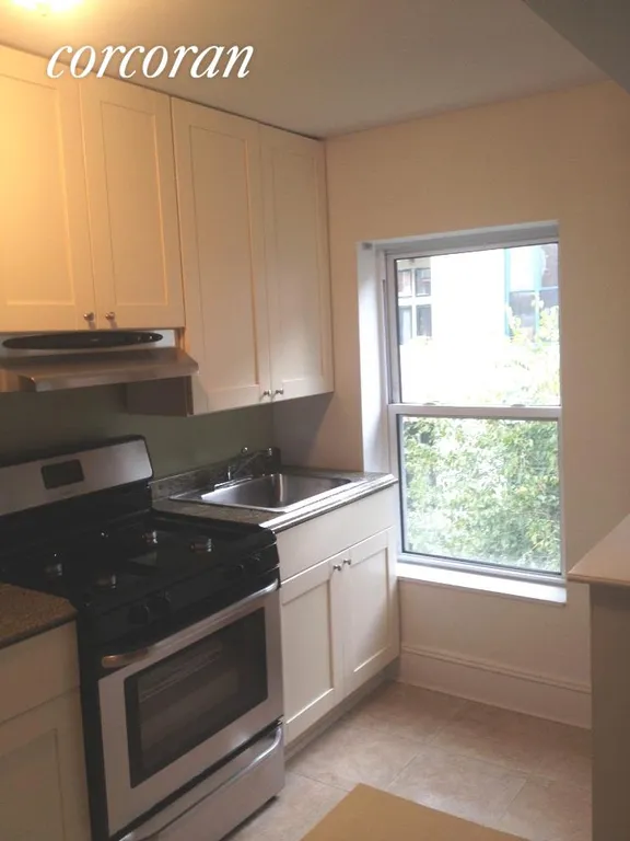New York City Real Estate | View 316 Greene Avenue, 3 | 1.5 Beds, 1 Bath | View 1
