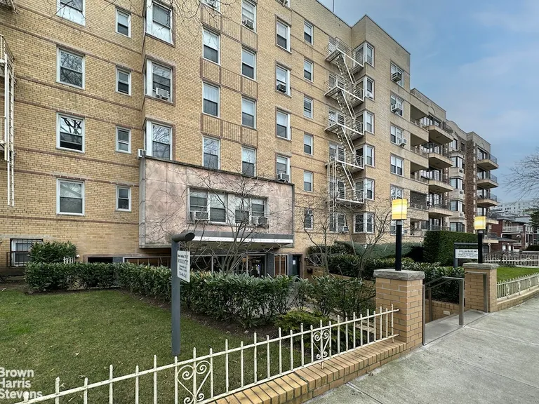 New York City Real Estate | View 1250 Ocean Parkway, 6G | Web Position 15 (RPX) | View 16
