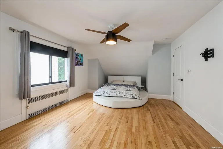 New York City Real Estate | View 143-25 Hoover Avenue, Townhouse | Photo (RPX) | View 14