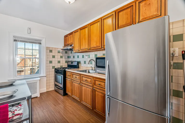 New York City Real Estate | View 88-18 74th Avenue, TOWNHOUSE | Photo (RPX) | View 21