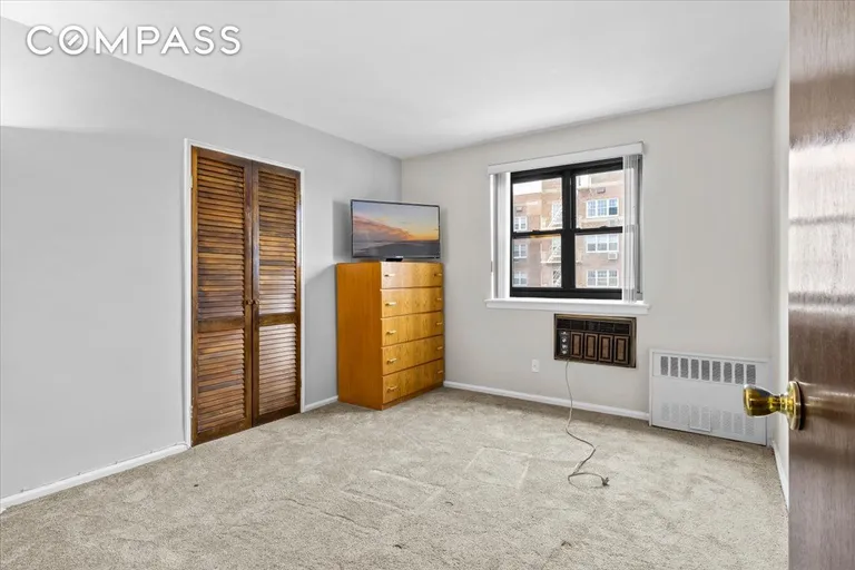 New York City Real Estate | View 85-10 151st Avenue, 4J | Photo (RPX) | View 16