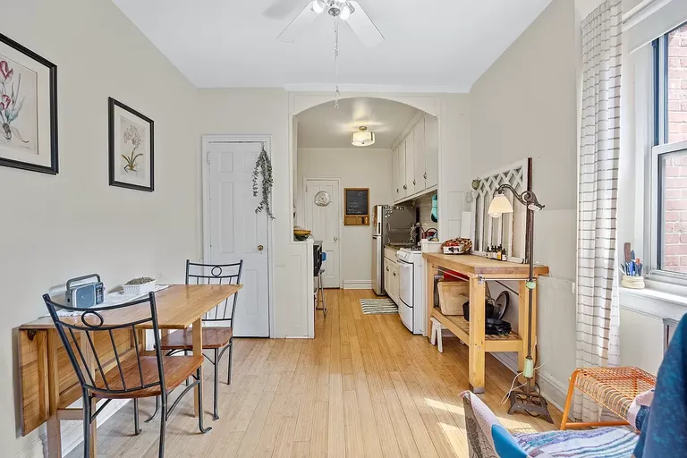 New York City Real Estate | View 40 Ocean Parkway, 4F | 1 Bath | View 2