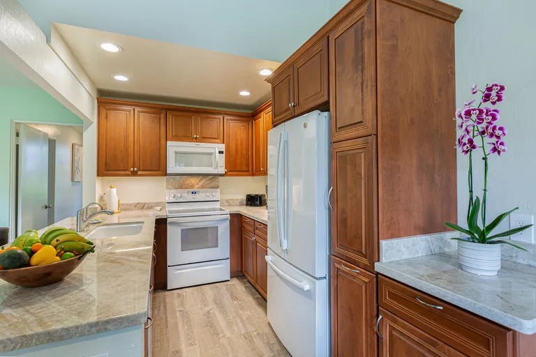 Hawaii Real Estate | View 5280 KA HAKU RD, #8 | room 8 | View 9