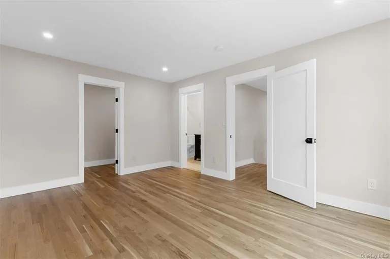 New York City Real Estate | View 33 Aberdeen Road | room 15 | View 16