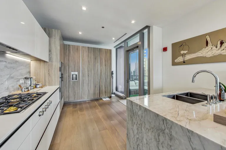 New York City Real Estate | View 363 E Wacker, 2802 | room 8 | View 9