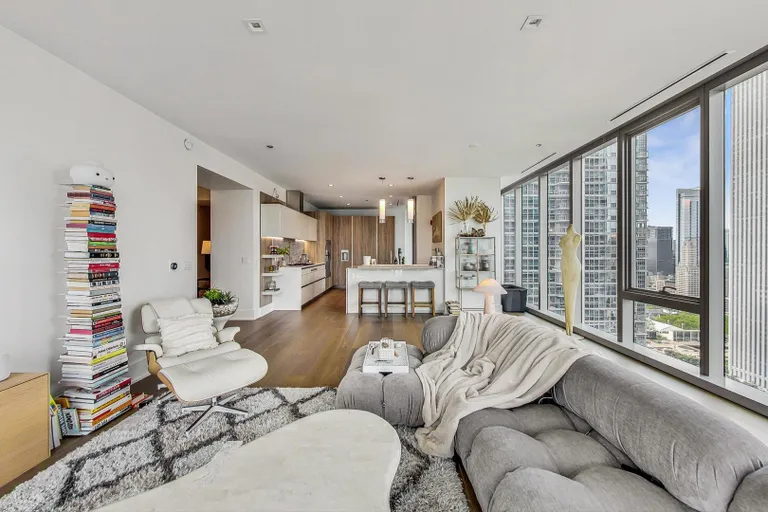 New York City Real Estate | View 363 E Wacker, 2802 | room 4 | View 5